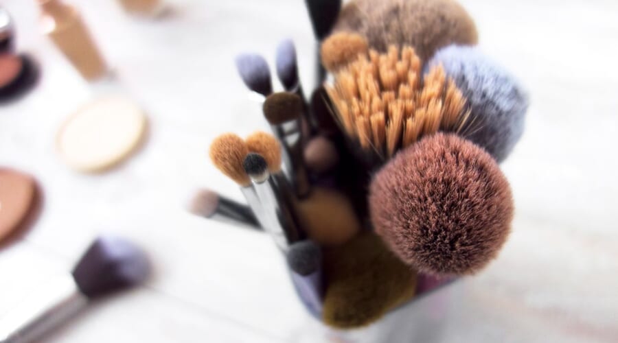 This All-In-One Makeup Palette Makes Packing So Much Easier